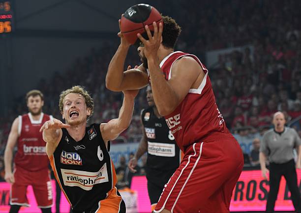 山东泰山与 山东泰山与