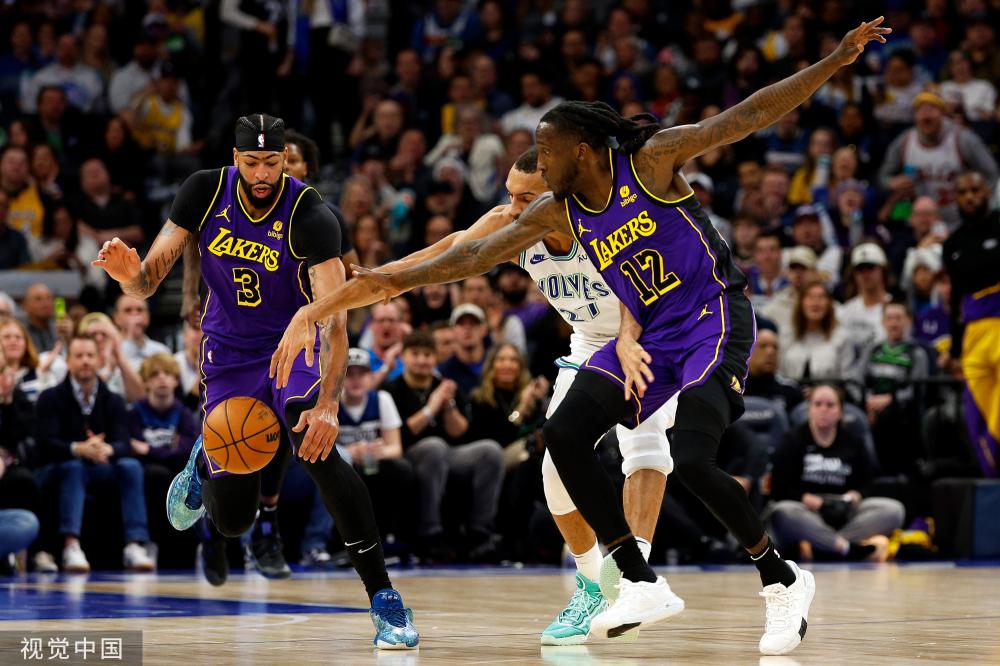 屏幕边缘会 屏幕边缘会