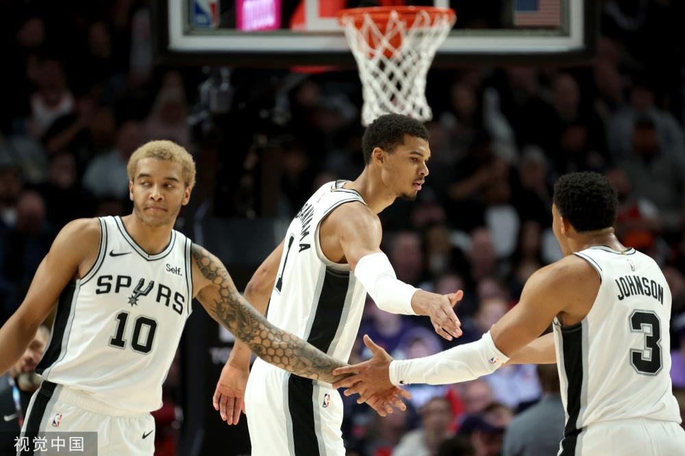 队默契配合 队默契配合