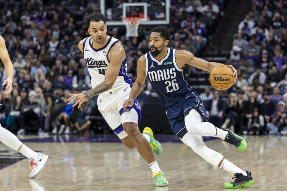 记者：伊萨克已经抵达利物浦训练基地，正在进行体检